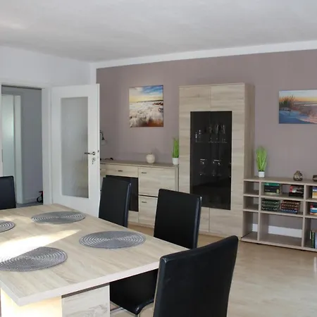 Unter Den Eichen Apartman *